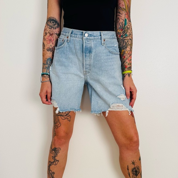 New Levi’s premium 501 90s Shorts denim high rise Jean Cutoff - Picture 3 of 7